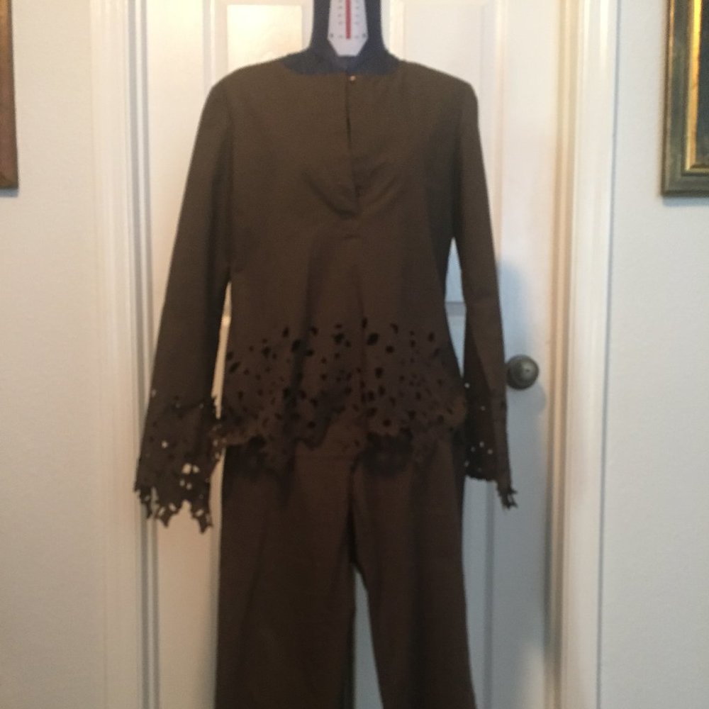 Brown top and pants very trend made in Italy